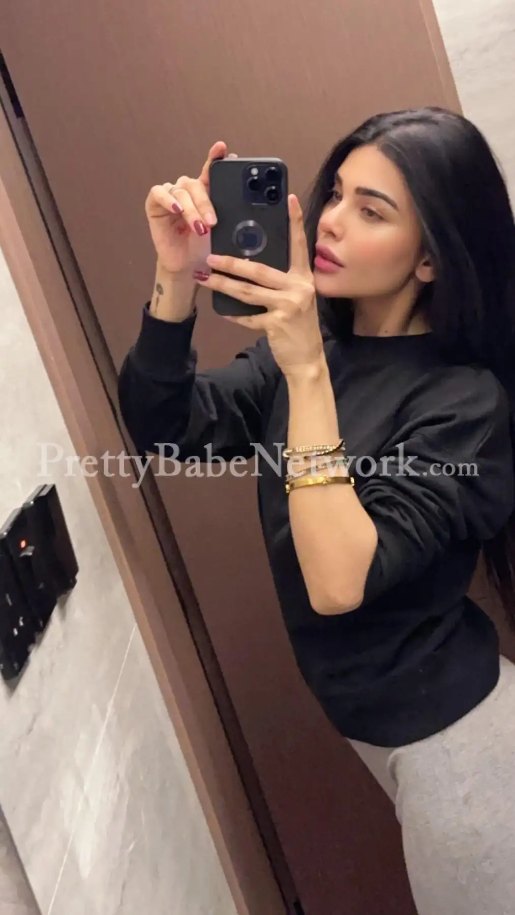 Tania Sharma—Air hostess Escort in Noida Sector 15 for Private Meetups